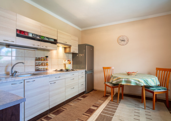 Na predaj rodinný dom s potenciálom v srdci Rovinky