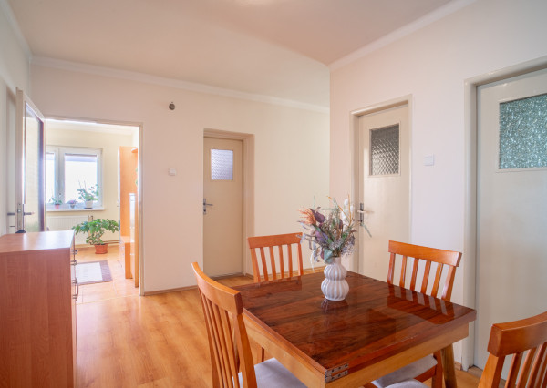 Na predaj rodinný dom s potenciálom v srdci Rovinky