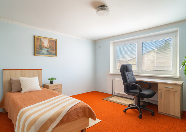 Na predaj rodinný dom s potenciálom v srdci Rovinky