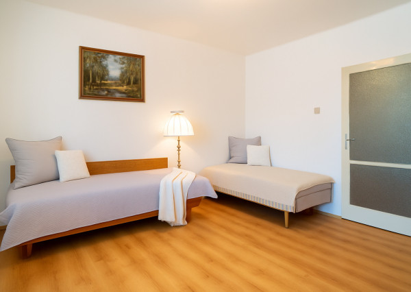 Na predaj rodinný dom s potenciálom v srdci Rovinky