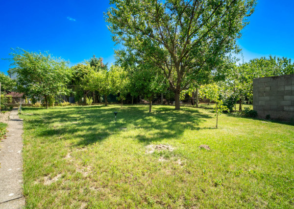 Na predaj rodinný dom s potenciálom v srdci Rovinky