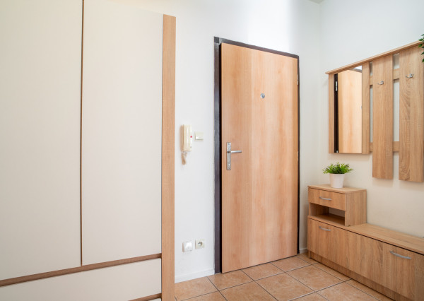 Na prenájom 2-izbový byt v tichej časti centra Malaciek