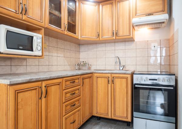 REZERVOVANÉ: Na predaj útulný 2-izbový byt vo Vrábloch