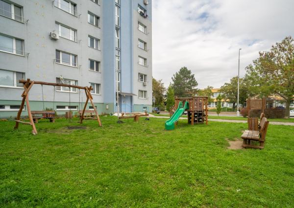 REZERVOVANÉ: Na predaj útulný 2-izbový byt vo Vrábloch