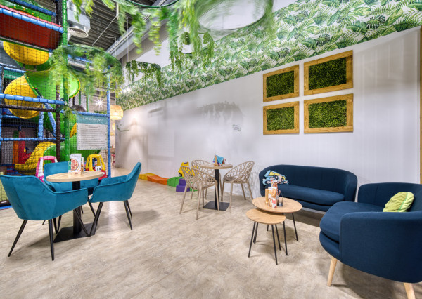 Na odstúpenie kaviareň s detským ihriskom v OC MOLO v Pezinku