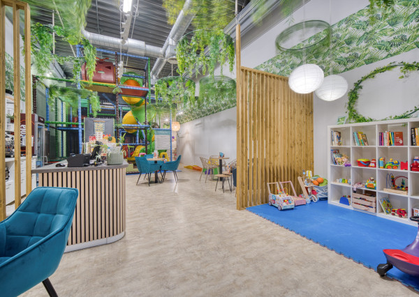 Na odstúpenie kaviareň s detským ihriskom v OC MOLO v Pezinku