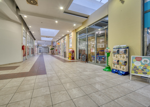 Na odstúpenie kaviareň s detským ihriskom v OC MOLO v Pezinku