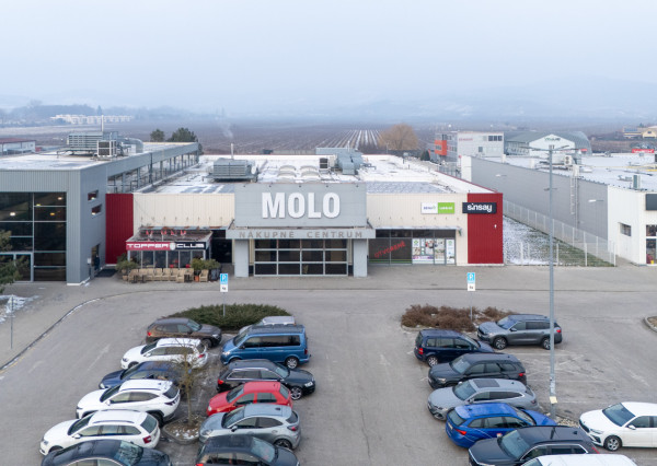 Na odstúpenie kaviareň s detským ihriskom v OC MOLO v Pezinku