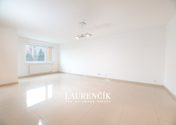 NA PREDAJ | 3-izbový byt s nadštandardnou výmerou v Trenčíne na ul. Liptovská