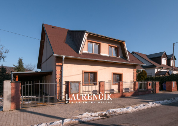 NA PREDAJ | Rodinný dom v Trenčíne s nadštandardným pozemkom 1 047 m²