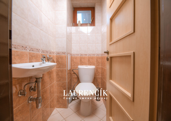 NA PREDAJ | Rodinný dom v Trenčíne s nadštandardným pozemkom 1 047 m²