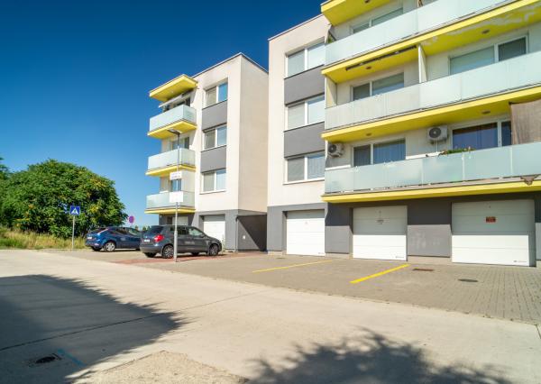 Na predaj 3-izbový byt v tichej časti Senca s parkovaním