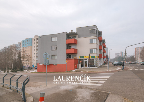 NA PREDAJ | Kompletne zrekonštruovaný 2-izbový byt v Trenčíne