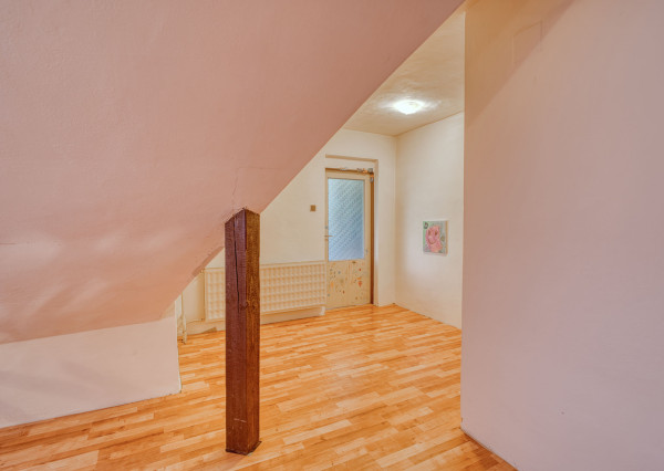 Na predaj trojpodlažný rodinný dom v lokalite Žitná - Radiša