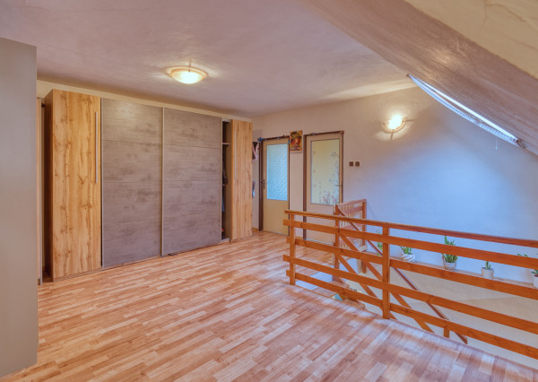 Na predaj trojpodlažný rodinný dom v lokalite Žitná - Radiša