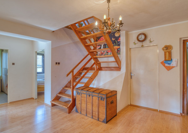 Na predaj trojpodlažný rodinný dom v lokalite Žitná - Radiša