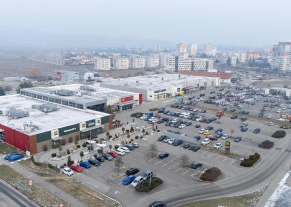 Na odstúpenie zabehnutá kaviareň s detským ihriskom