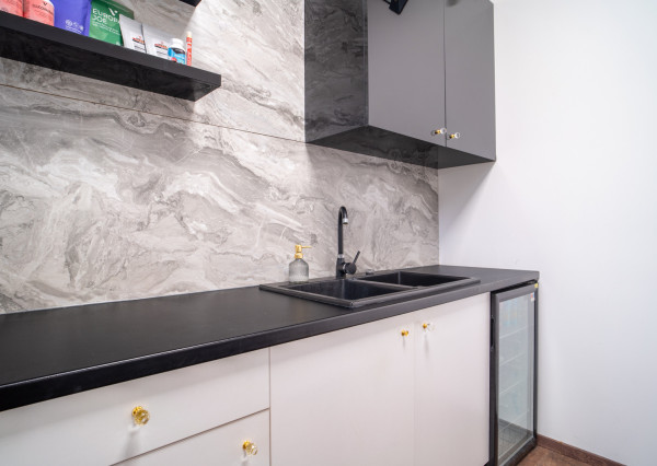 Na prenájom plne fungujúce a zariadené štúdio priamo v centre Trnavy