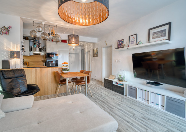 Na predaj veľkorysý 3-izbový byt s parkovacím státím v Rovinke