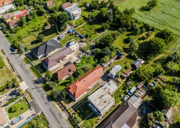 REZERVOVANÉ: Na predaj rozmerný pozemok vhodný na výstavbu v obci Moravany časť Lučkovce