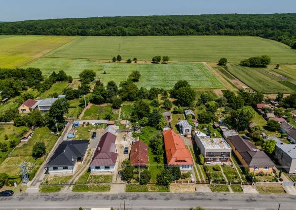 REZERVOVANÉ: Na predaj rozmerný pozemok vhodný na výstavbu v obci Moravany časť Lučkovce