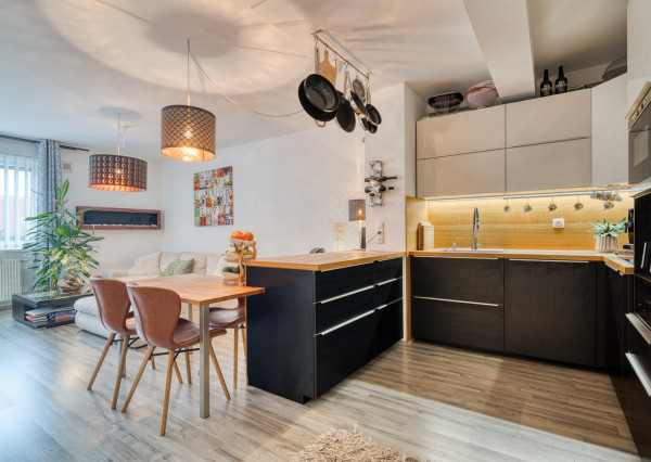 Na predaj veľkorysý 3-izbový byt s parkovacím státím v Rovinke