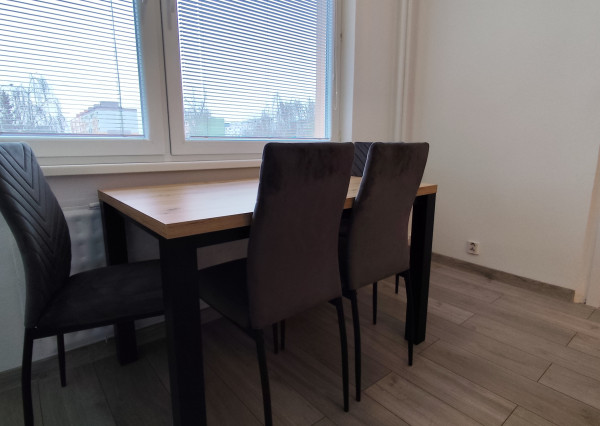 Na prenájom zrekonštruovaný 2-izbový byt v Bánovciach nad Bebravou