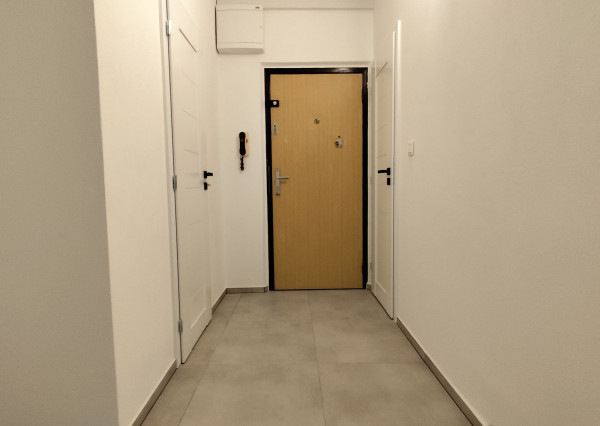 Na prenájom zrekonštruovaný 2-izbový byt v Bánovciach nad Bebravou