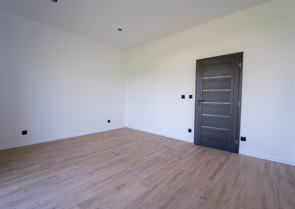 Na predaj 5-izbový rodinný dom v Moravanoch nad Váhom