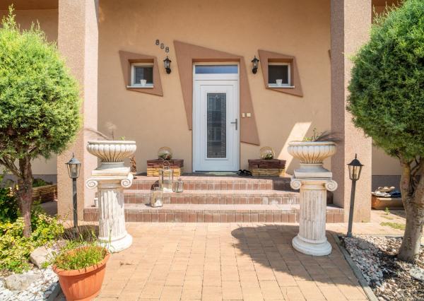 Na predaj priestranný rodinný dom v obci Zlaté Klasy