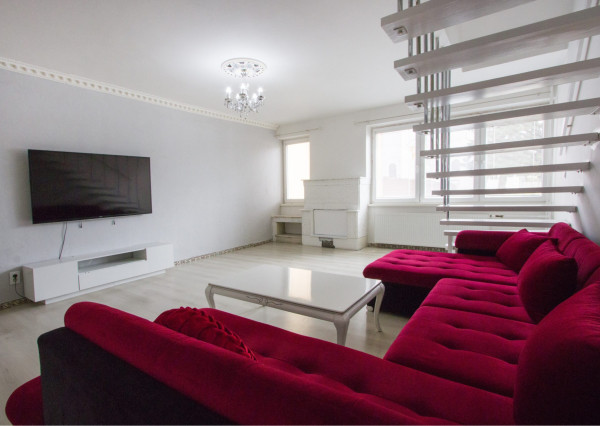 Na predaj dvojdom s rozľahlým pozemkom v centre obce Zlaté Klasy