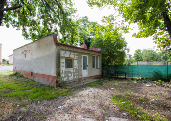 Na predaj dvojdom s rozľahlým pozemkom v centre obce Zlaté Klasy