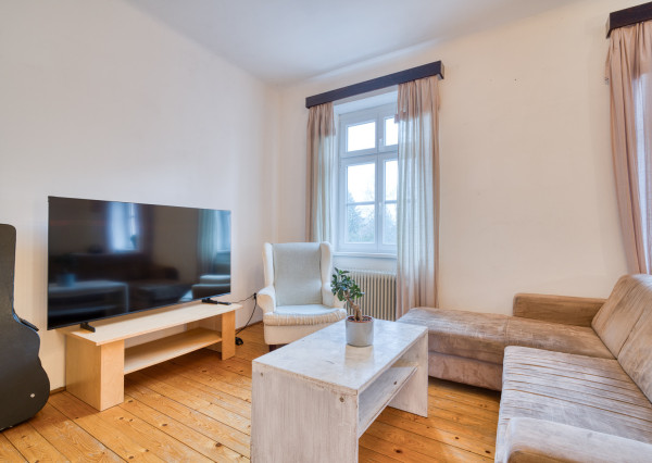 Na prenájom priestranný 4-izbový byt pri OC Nivy