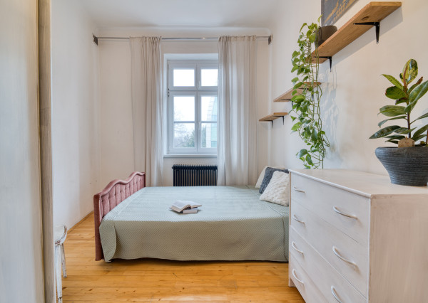 Na prenájom priestranný 4-izbový byt pri OC Nivy