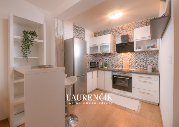 Na prenájom slnečný 2-izbový byt na ulici Liptovská v Trenčíne