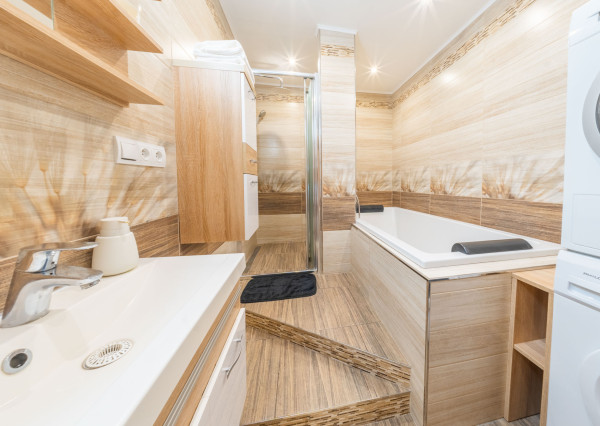 REZERVOVANÉ: Na predaj 3-izbový zrekonštruovaný byt v Poprade