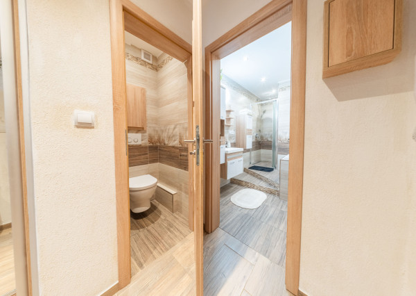 REZERVOVANÉ: Na predaj 3-izbový zrekonštruovaný byt v Poprade