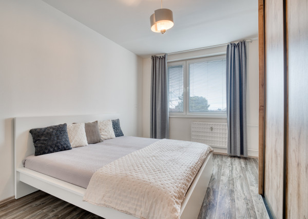 Na prenájom zariadený 2-izbový byt v centre Malaciek