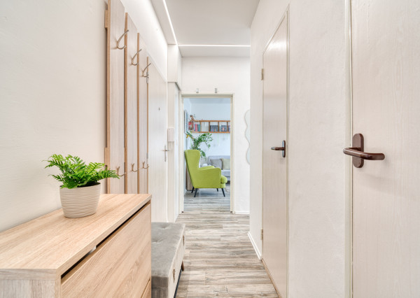 Na prenájom zariadený 2-izbový byt v centre Malaciek