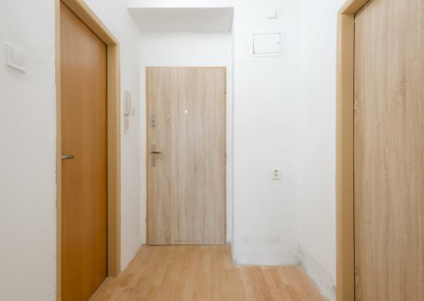 Na prenájom čiastočne zariadený 1-izbový byt v Martine-Podháj