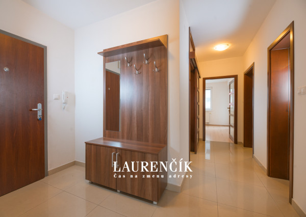 NA PREDAJ | 3-izbový byt s nadštandardnou výmerou v Trenčíne na ul. Liptovská