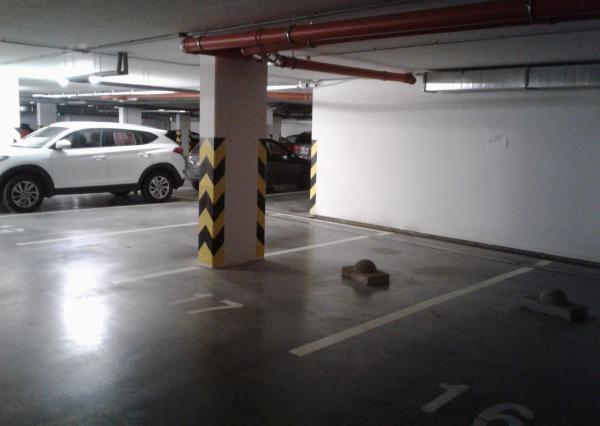 Na prenájom garážové státie v komornej garáži v Bratislave