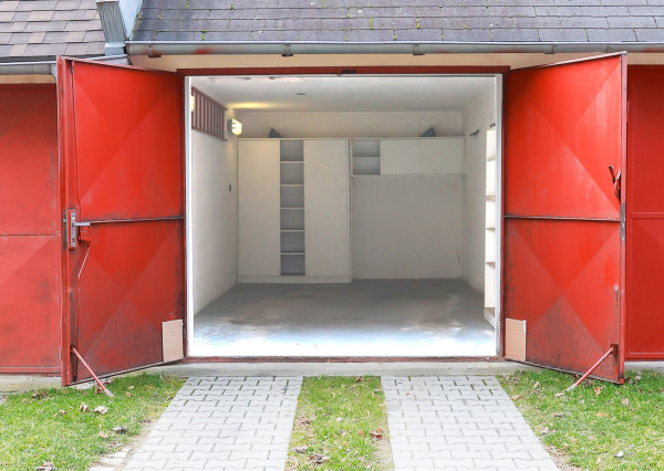 Na predaj garáž s parkovacím státím na sídlisku Juh, Trenčín