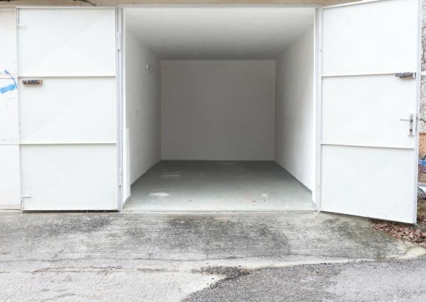 Na predaj garáž napojená na elektrinu v Trenčíne