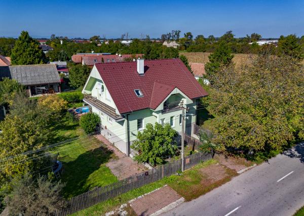 Na predaj rodinný dom s bazénom v Trnávke