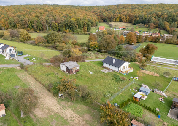 Na predaj dva stavebné pozemky v obci Brezolupy