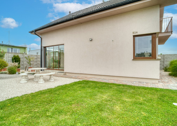 Na predaj rodinný dom s rozľahlým pozemkom v Kostolišti