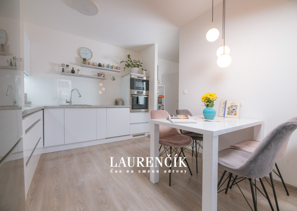 NA PRENÁJOM | MODERNÝ 2-IZBOVÝ BYT V TRENČÍNE