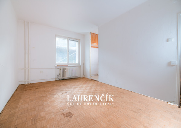 REZERVOVANÉ | 1-izbový byt v Trenčianskych Tepliciach s investičným potenciálom