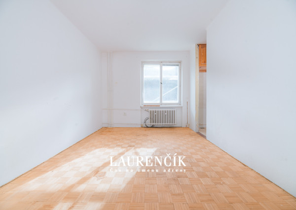 REZERVOVANÉ | 1-izbový byt v Trenčianskych Tepliciach s investičným potenciálom